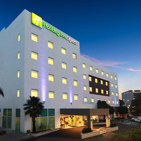 Holiday Inn Express Guadalajara Iteso, an IHG Hotel Bagian luar foto