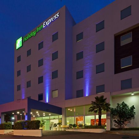 Holiday Inn Express Guadalajara Iteso, an IHG Hotel Bagian luar foto