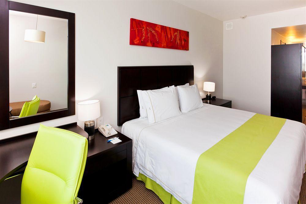 Holiday Inn Express Guadalajara Iteso, an IHG Hotel Zapopan Ruang foto