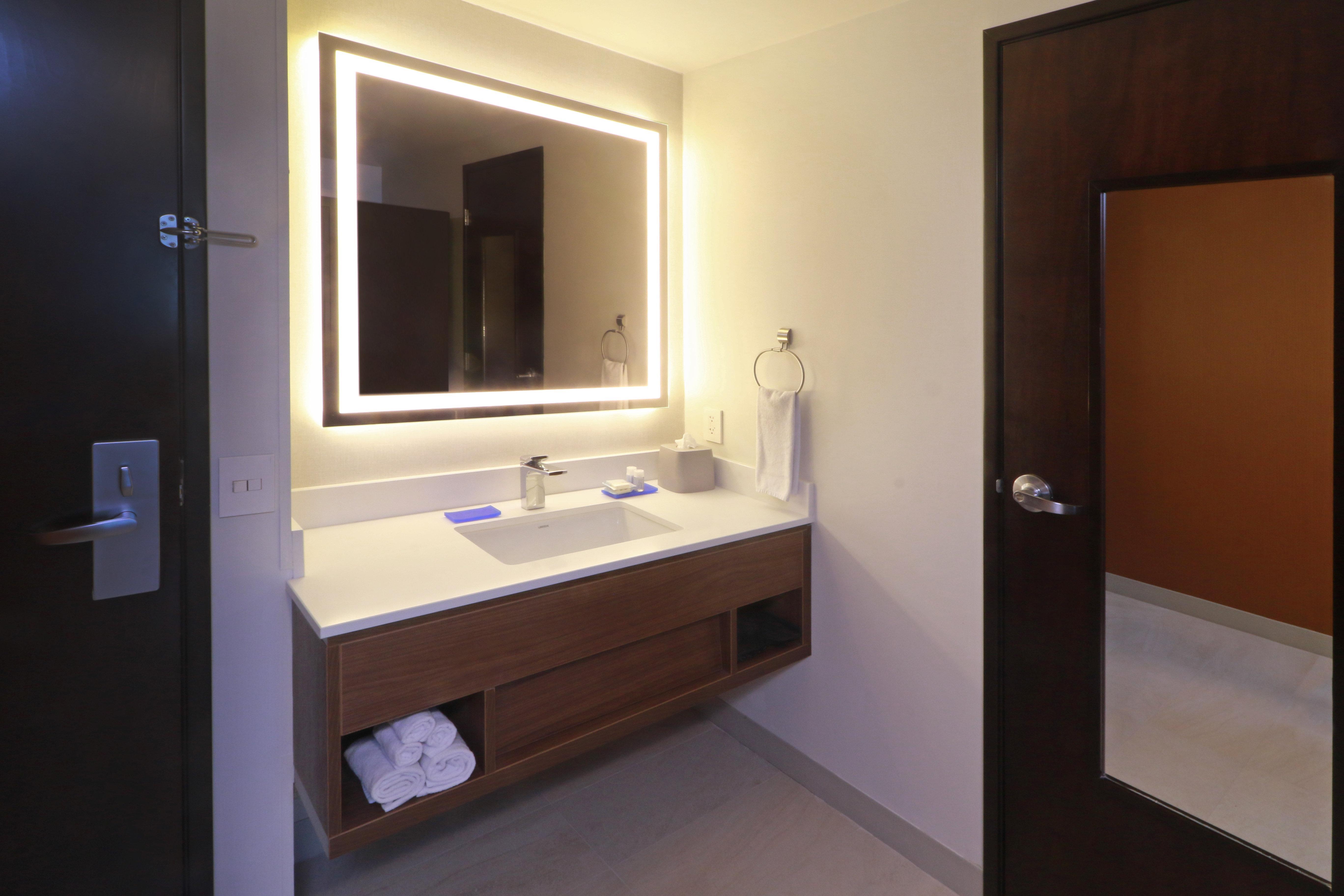 Holiday Inn Express Guadalajara Iteso, an IHG Hotel Zapopan Bagian luar foto