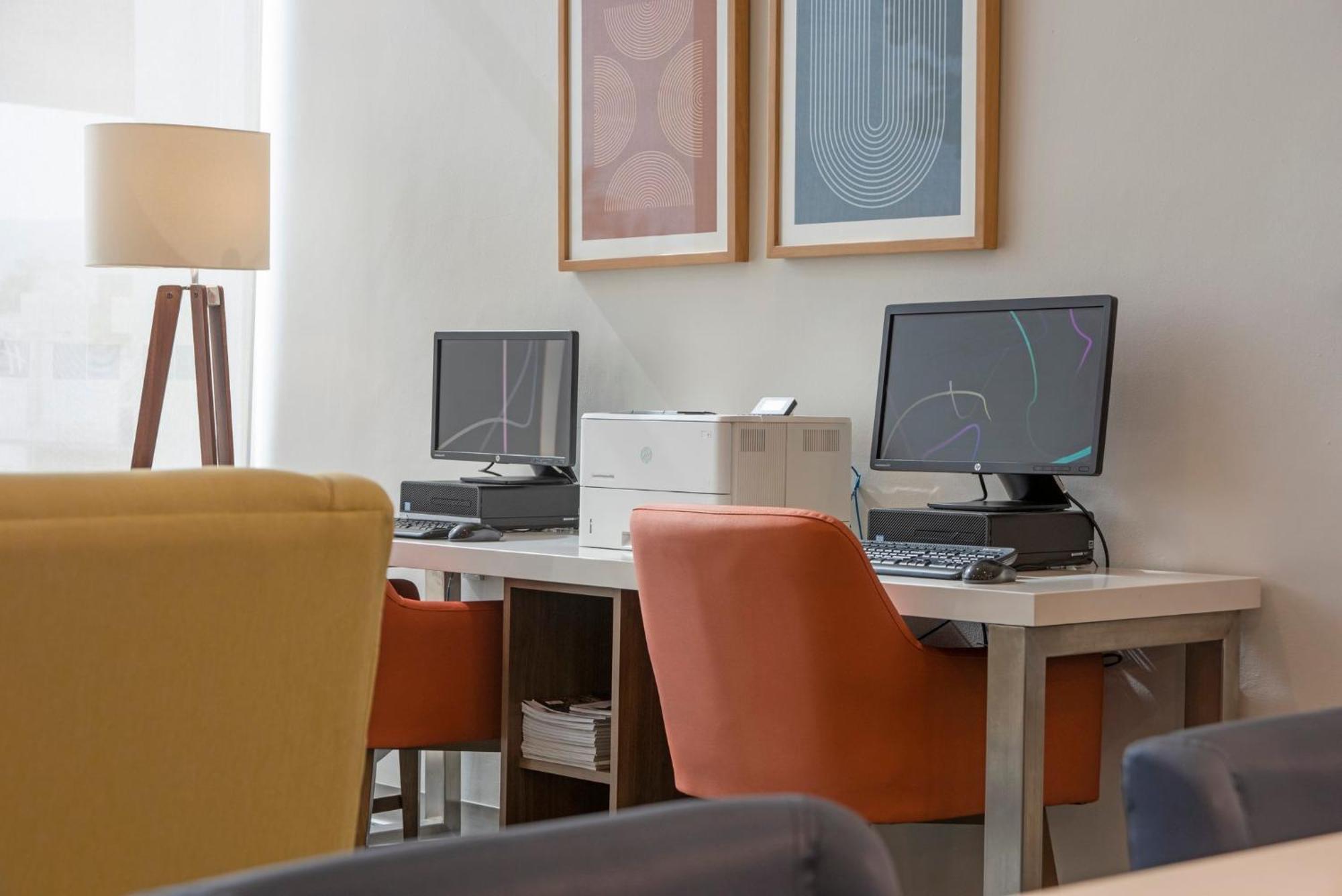 Holiday Inn Express Guadalajara Iteso, an IHG Hotel Zapopan Bagian luar foto