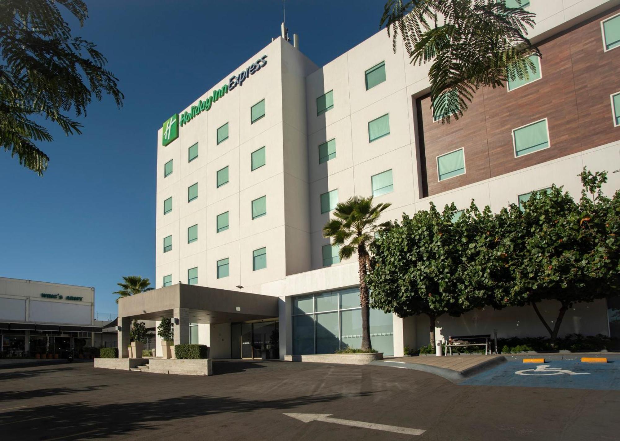 Holiday Inn Express Guadalajara Iteso, an IHG Hotel Bagian luar foto