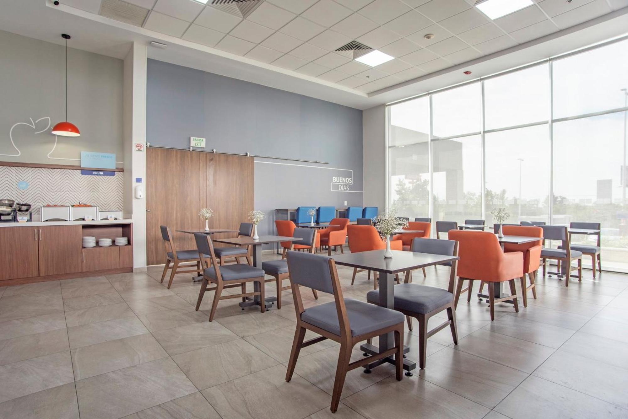 Holiday Inn Express Guadalajara Iteso, an IHG Hotel Zapopan Bagian luar foto
