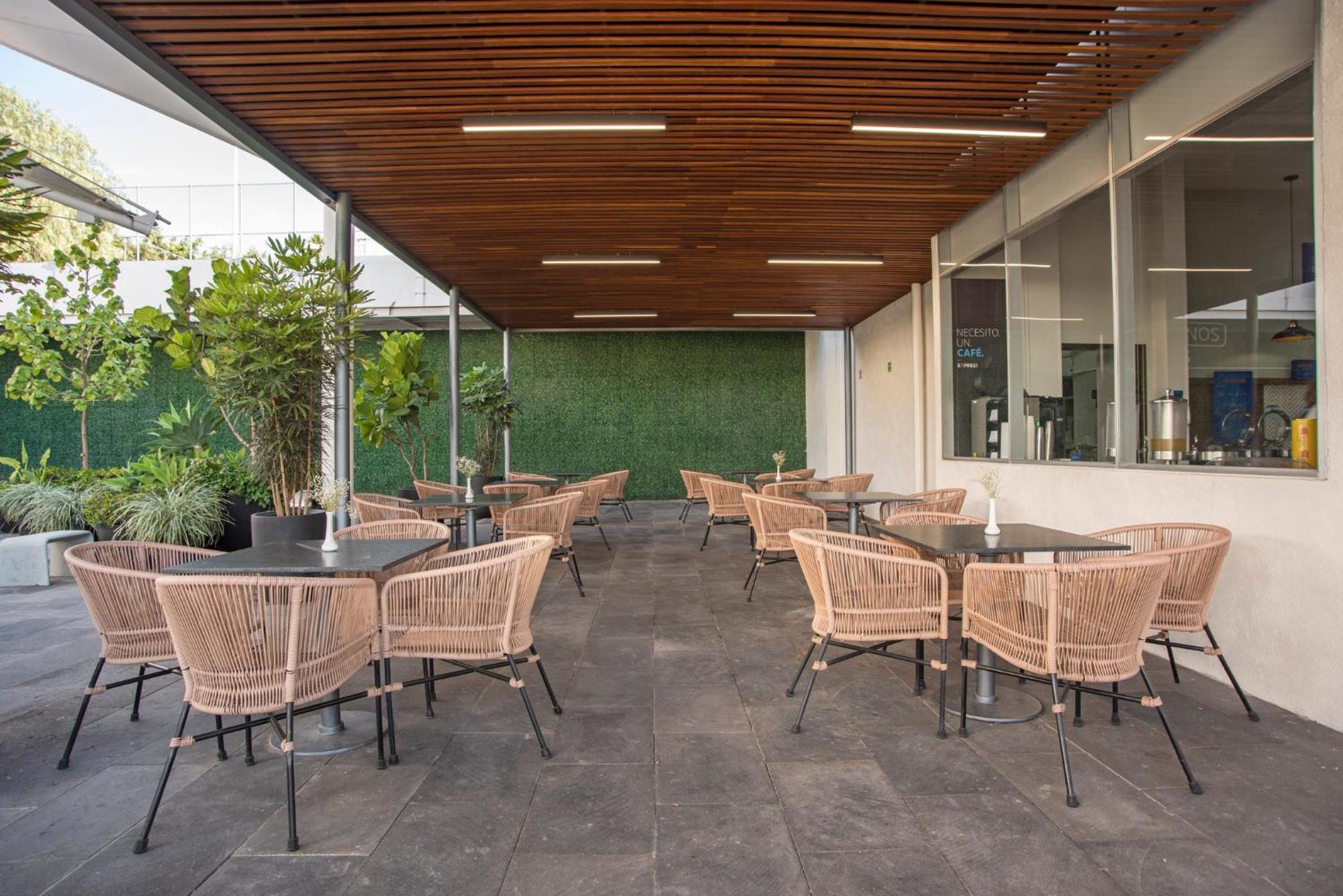Holiday Inn Express Guadalajara Iteso, an IHG Hotel Zapopan Bagian luar foto