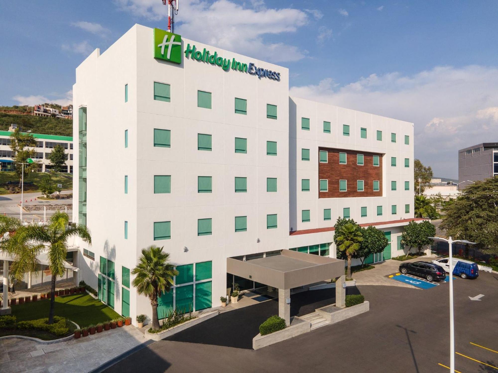 Holiday Inn Express Guadalajara Iteso, an IHG Hotel Bagian luar foto