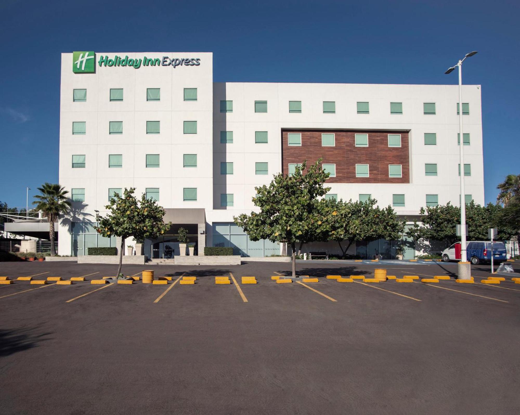 Holiday Inn Express Guadalajara Iteso, an IHG Hotel Zapopan Bagian luar foto